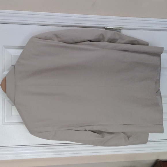 Jos.A.Bank Tailored Fit Suit - Picture 2 of 8